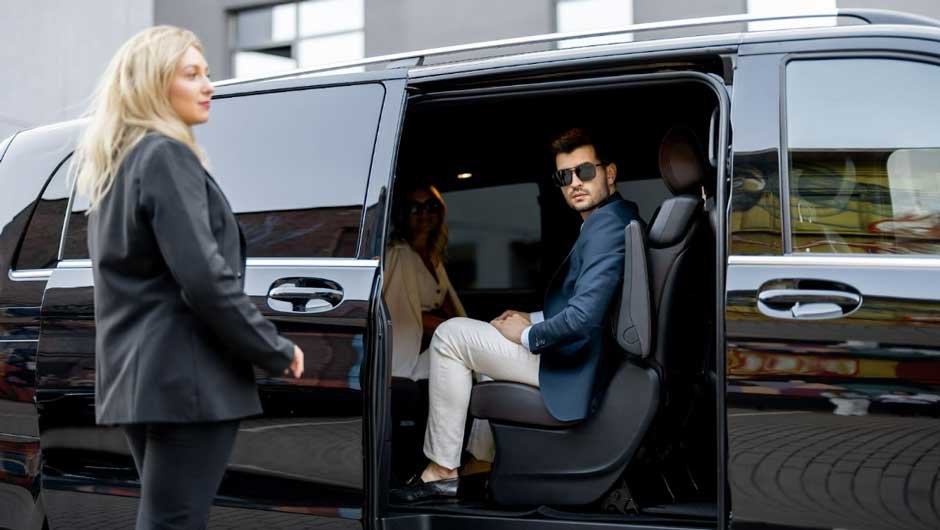 Top Benefits of Hiring Reliable Transport Services